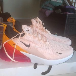 |UNUSED | Nike women’s Air Max | size 8.5 | washed coral